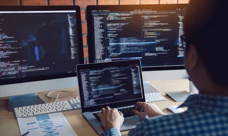 数据科学选型：R与Python如何赋能宽城网站建设？